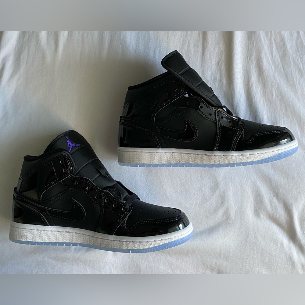 New Air Jordan 1 mid SE